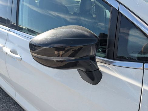 Used 2024 Chrysler Pacifica Limited FWD image 12
