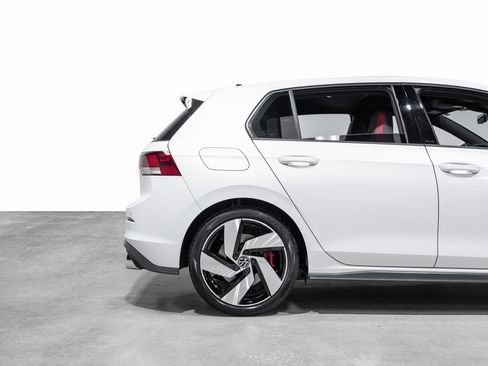Used 2022 Volkswagen GTI SE image 24