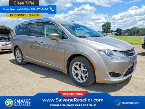 Used 2017 Chrysler Pacifica Touring-L Plus w/ Tire & Wheel Group FWD image 5