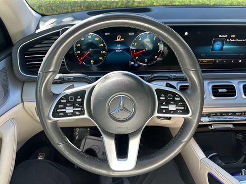 Used 2020 Mercedes-Benz GLE 350 4MATIC w/ MBUX Technology Package image 3