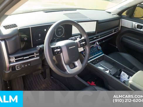 Used 2025 Hyundai Santa Fe Limited FWD image 6