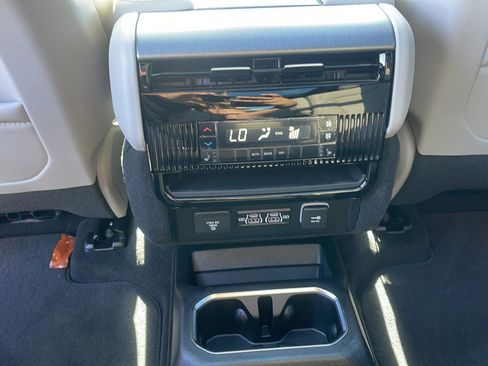 New 2026 Jeep Grand Wagoneer Limited AWD/4WD image 26