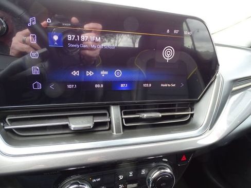 Used 2025 Chevrolet Trax ACTIV w/ Driver Confidence Package FWD image 18