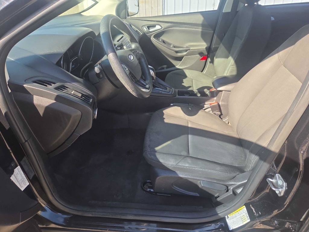 Used 2015 Ford Focus SE FWD image 9