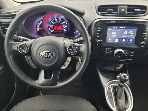 Used 2019 Kia Soul + image 22