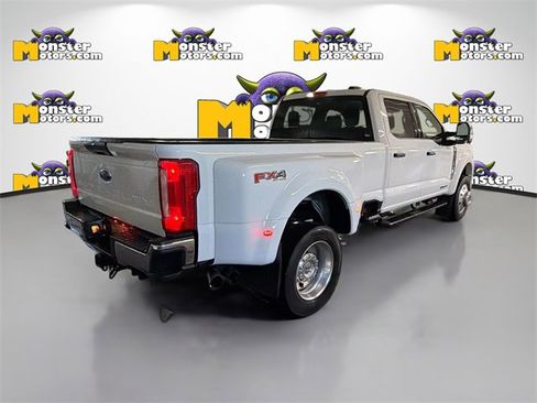 Used 2024 Ford F450 XLT w/ FX4 Off-Road Package image 4