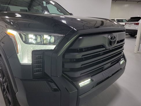 Certified 2025 Toyota Tundra Limited AWD/4WD image 15