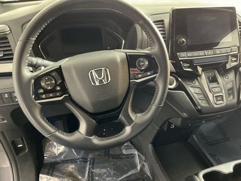 Used 2023 Honda Odyssey Touring image 22