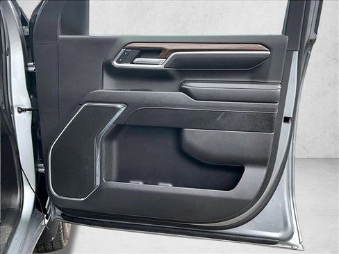 Used 2024 Chevrolet Silverado 3500 LT image 17