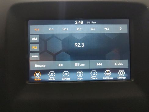 Used 2018 Jeep Compass Latitude w/ Popular Equipment Group image 8