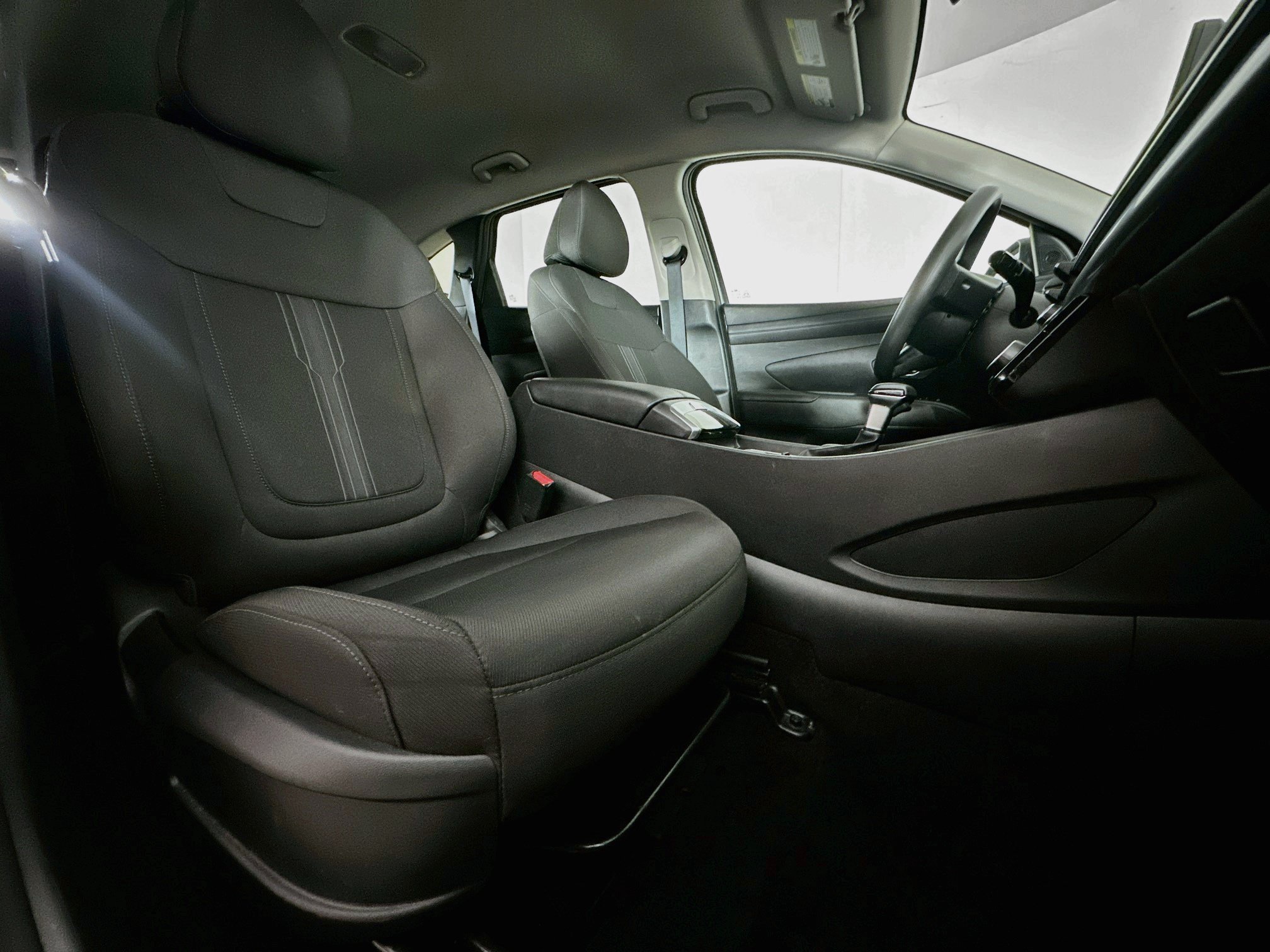 Used 2025 Hyundai Tucson SEL FWD image 32