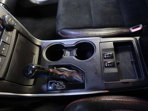 Used 2015 Toyota Camry XSE image 25