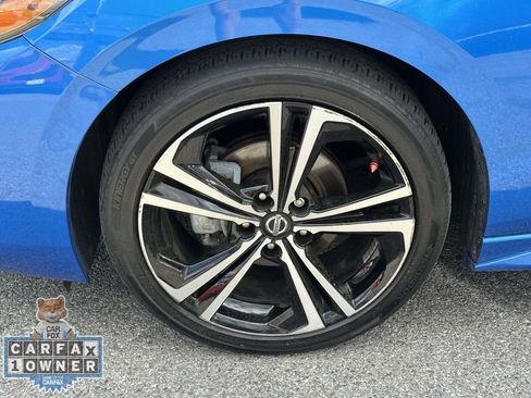 Used 2023 Nissan Sentra SR w/ Trunk Package FWD image 5