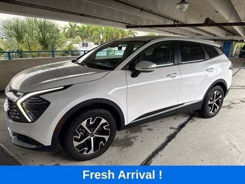 Used 2024 Kia Sportage EX FWD image 1