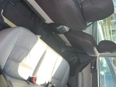 Used 2015 Subaru Forester 2.5i Limited AWD/4WD image 5