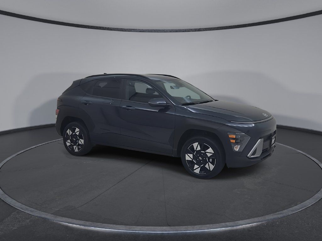 Used 2025 Hyundai Kona SEL AWD/4WD image 2