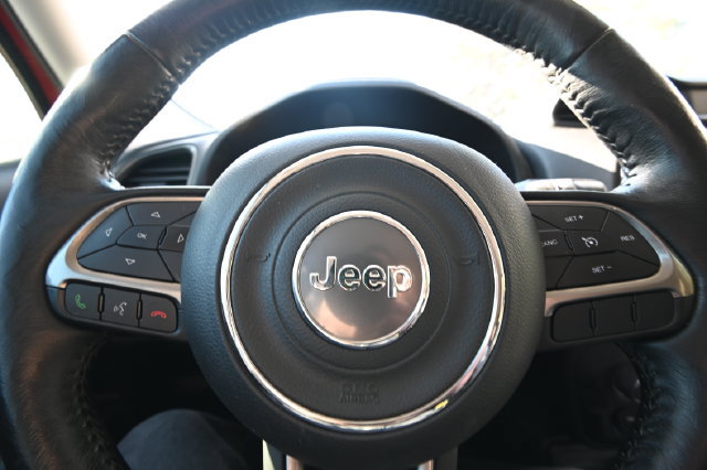 Used 2020 Jeep Renegade Limited AWD/4WD image 15