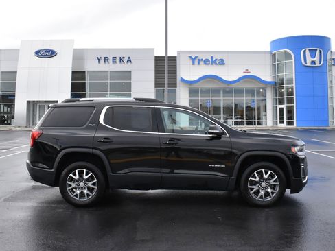 Used 2023 GMC Acadia SLT image 1