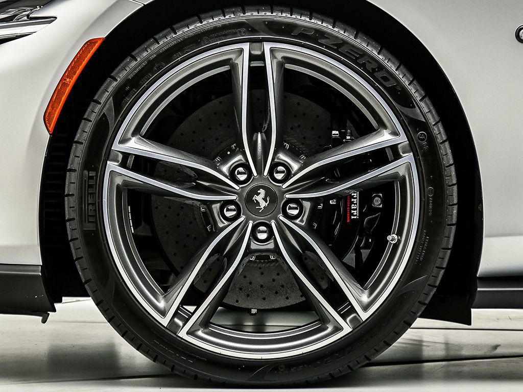 Certified 2025 Ferrari Roma Spider RWD image 28