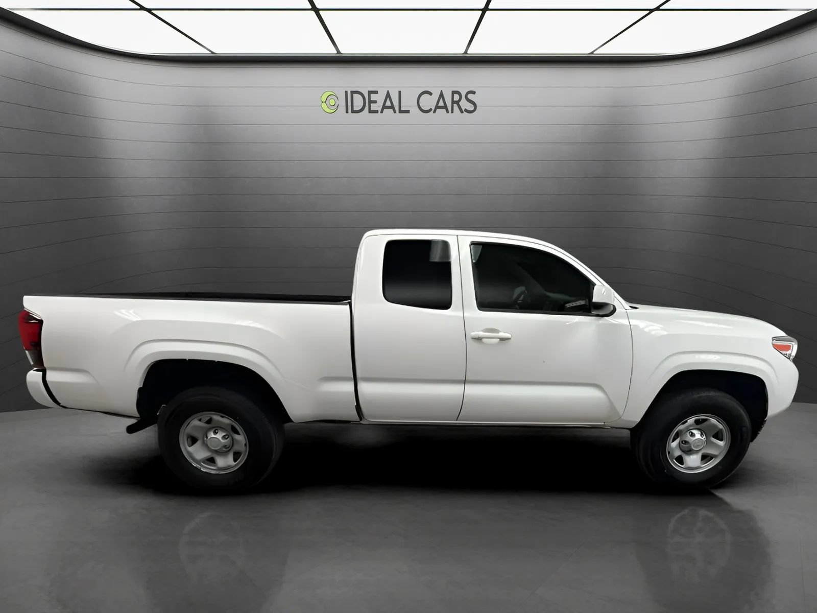 Used 2022 Toyota Tacoma SR RWD image 4
