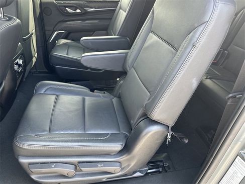 Used 2023 GMC Yukon XL Denali image 14