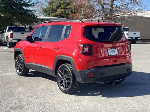 Used 2022 Jeep Renegade Latitude image 3