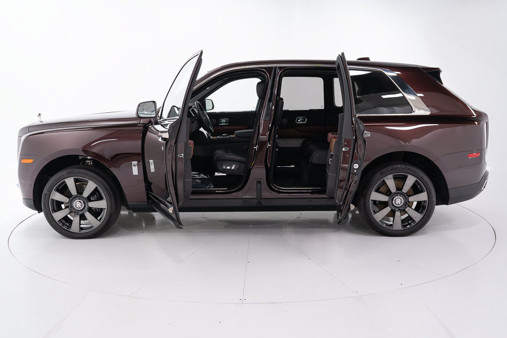 Certified 2023 Rolls-Royce Cullinan AWD/4WD image 9
