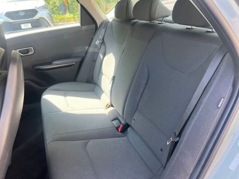 Used 2025 Kia K4 LXS image 21