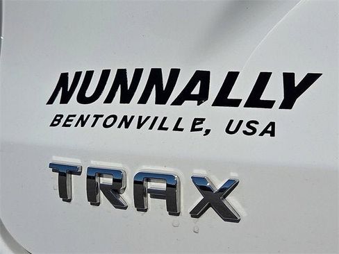 Certified 2025 Chevrolet Trax LS image 12