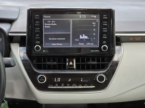 Used 2022 Toyota Corolla LE image 20