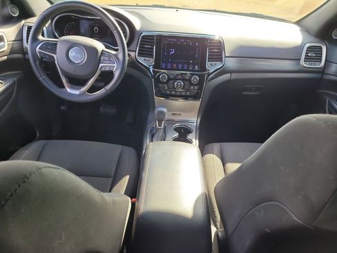 Used 2019 Jeep Grand Cherokee Laredo w/ 18" Wheel & 8.4" Radio Group image 12