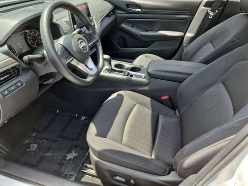 Used 2025 Nissan Altima 2.5 SV AWD/4WD image 24
