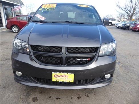 Used 2018 Dodge Grand Caravan SE image 4