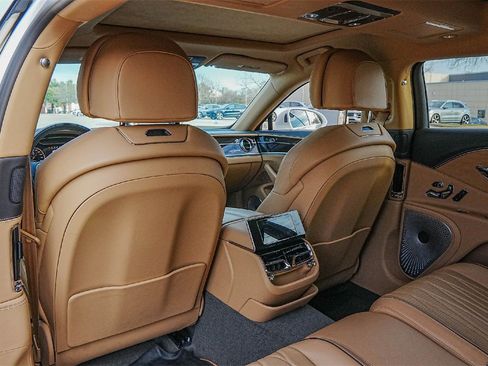 Certified 2021 Bentley Flying Spur V8 image 43