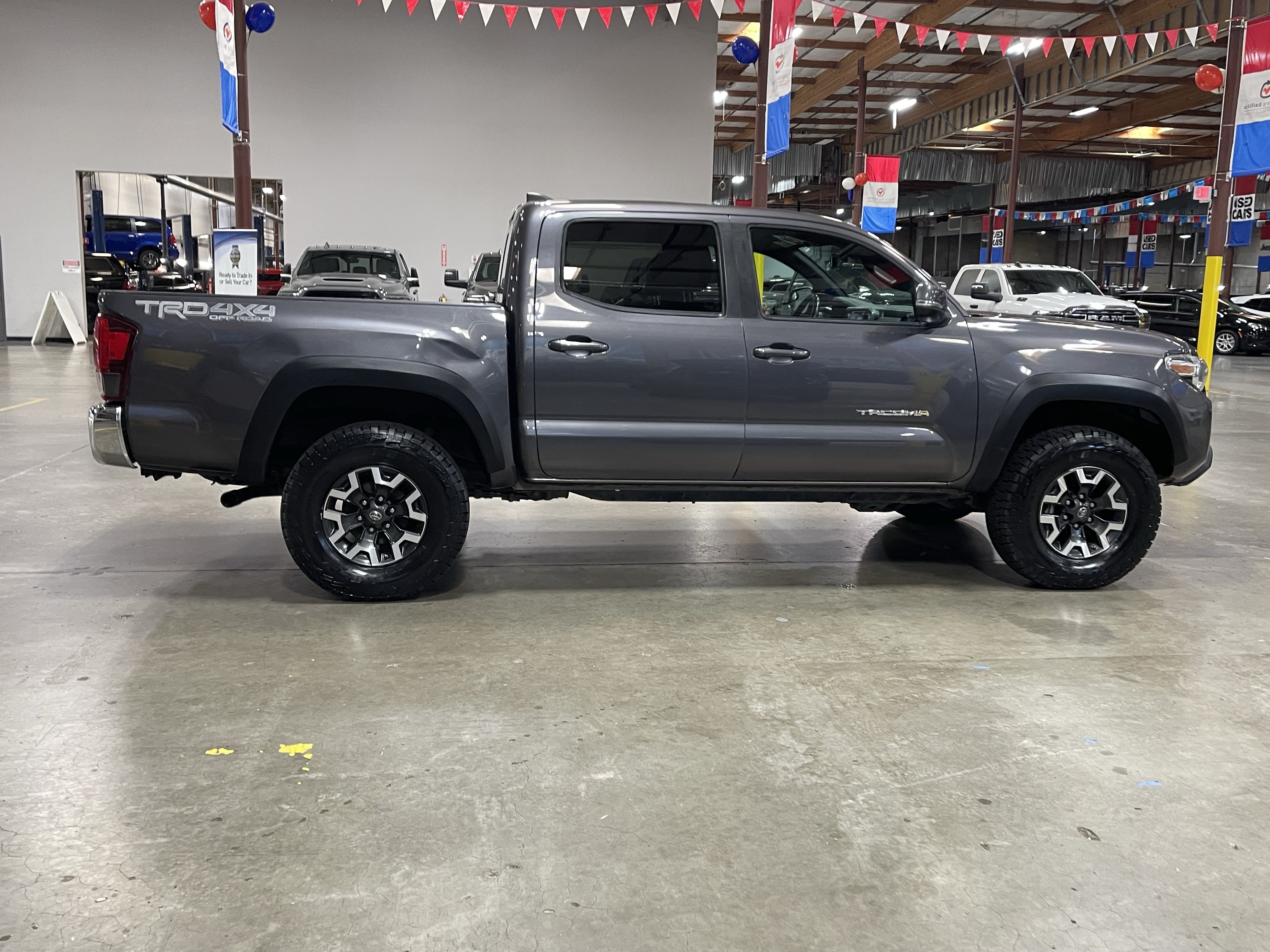 Used 2019 Toyota Tacoma TRD Off-Road AWD/4WD image 6