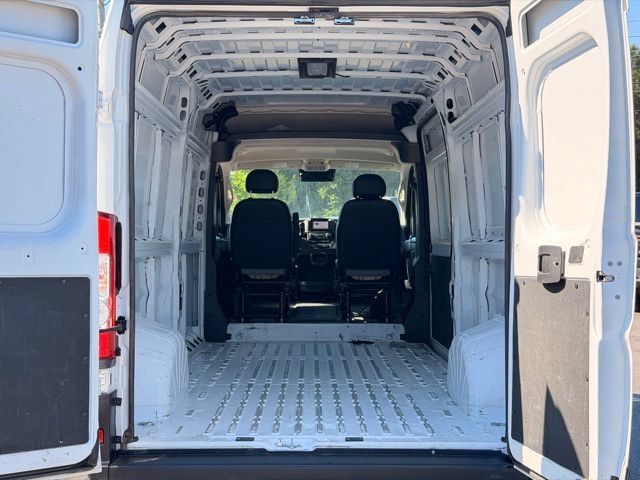 Used 2024 RAM ProMaster 2500 w/ Convenience Group FWD image 13