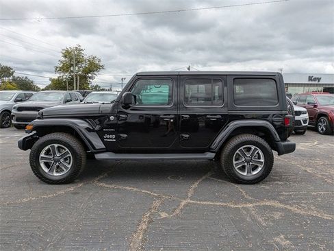 Used 2019 Jeep Wrangler Unlimited Sahara image 7
