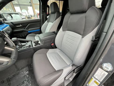 Used 2025 Toyota Tacoma TRD Off-Road image 36