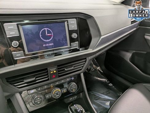 Used 2024 Volkswagen Jetta SE w/ Panoramic Sunroof Package FWD image 13