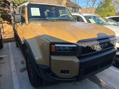 Used 2024 Toyota Land Cruiser image 2