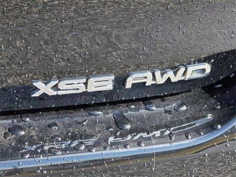 Certified 2023 Toyota Highlander XSE image 32