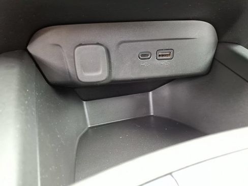 Used 2024 Chevrolet Trax RS FWD image 24