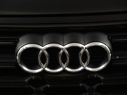 Certified 2023 Audi Q5 e Premium Plus w/ Premium Plus Package image 19