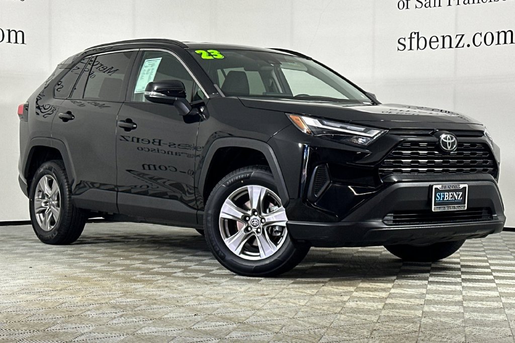 Used 2023 Toyota RAV4 XLE FWD image 2