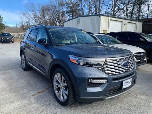 Used 2021 Ford Explorer Platinum w/ Equipment Group 601A image 2
