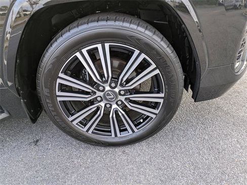 Certified 2024 Lexus LX 600 4WD w/ Appearance Package image 11