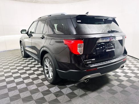 Used 2022 Ford Explorer Limited w/ Equipment Group 301A RWD image 5