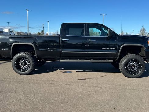Used 2015 GMC Sierra 3500 Denali image 3