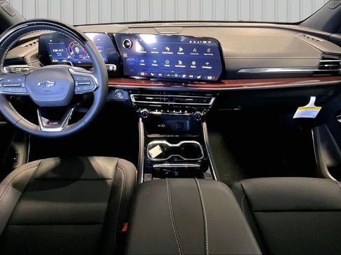 New 2026 Chevrolet Traverse Z71 w/ Enhanced Driving Package AWD/4WD image 2