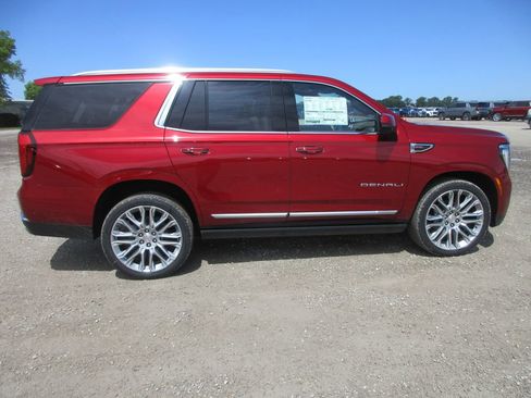 New 2026 GMC Yukon Denali w/ Denali Reserve Package AWD/4WD image 3